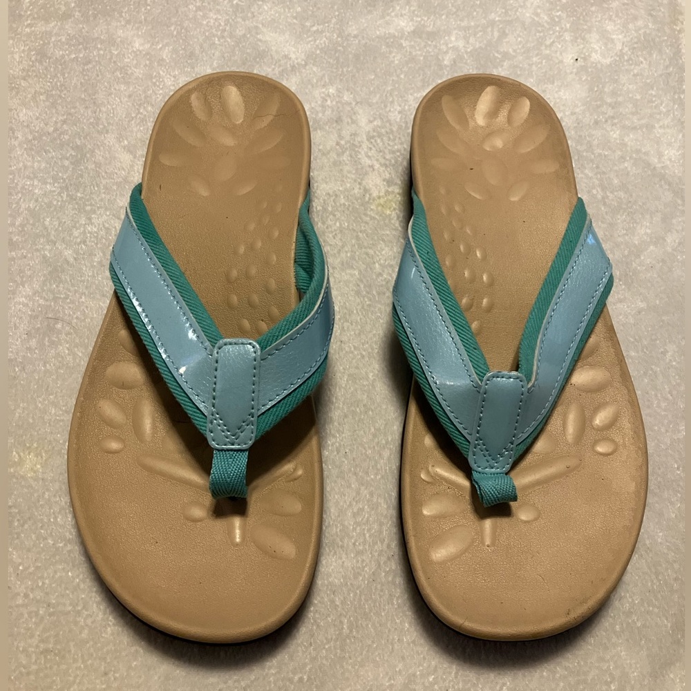 NWOT sandals